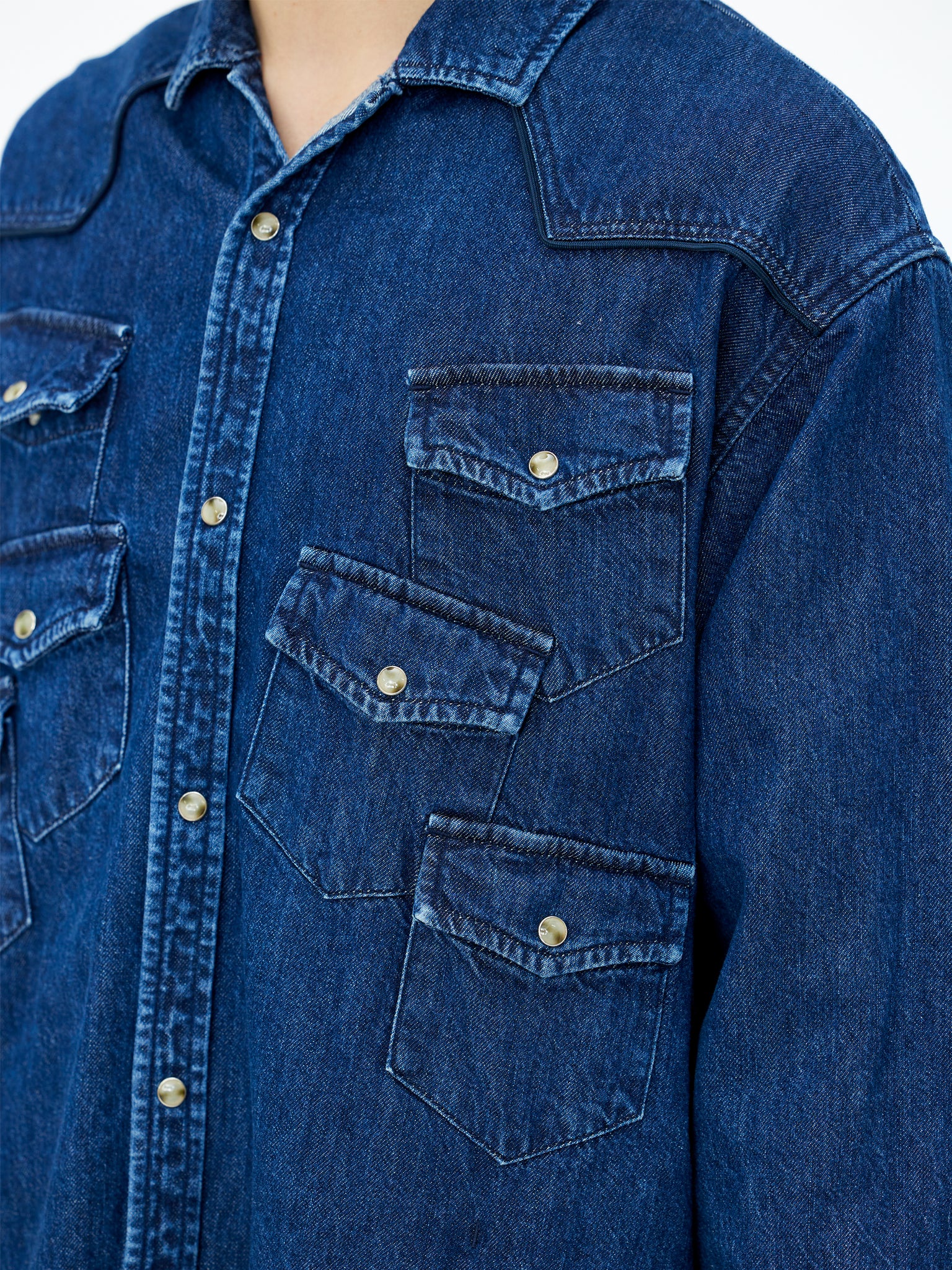 MULTI-POCKET DENIM SHIRT<br />[INDIGO BLUE]