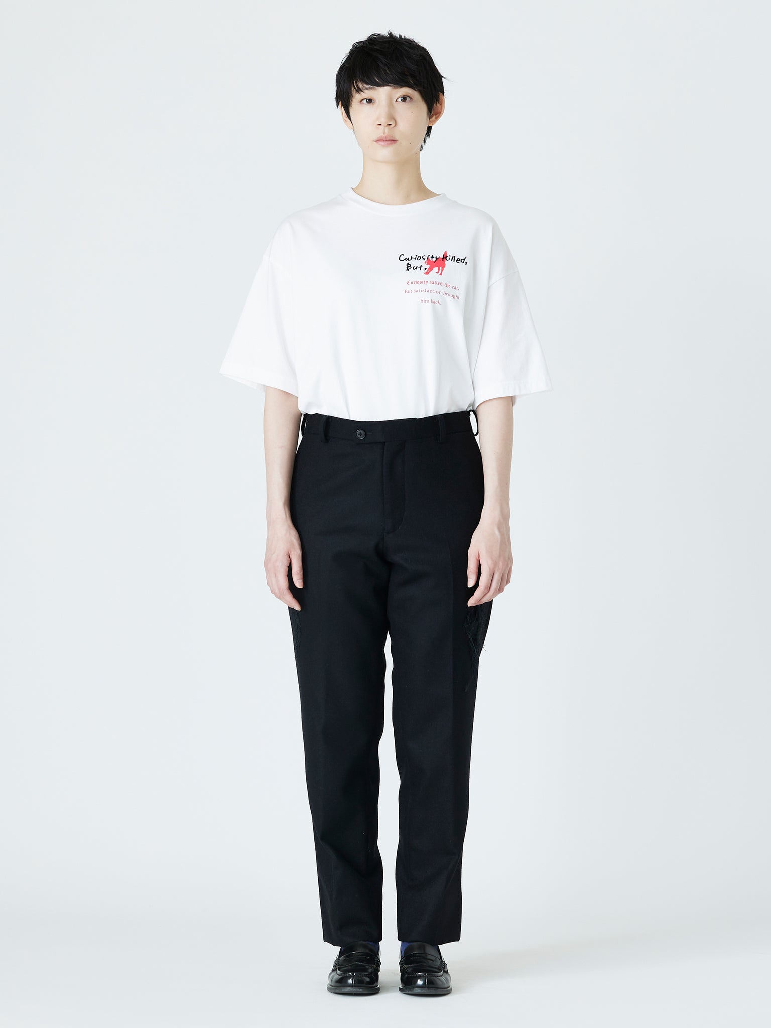 SCRATCHES EMBROIDERED SLACKS<br />[BLACK]