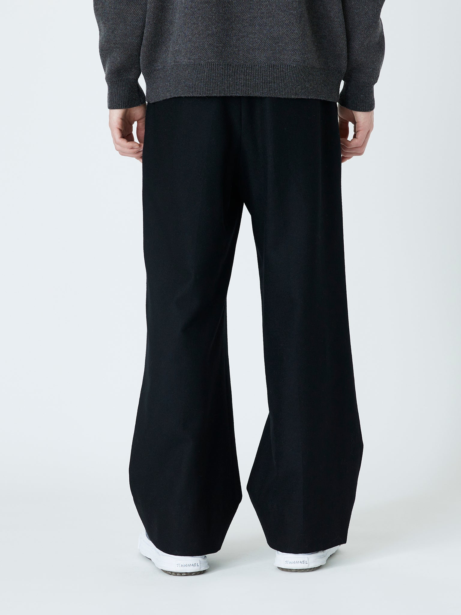 WIDE SLACKS<br />[BLACK]