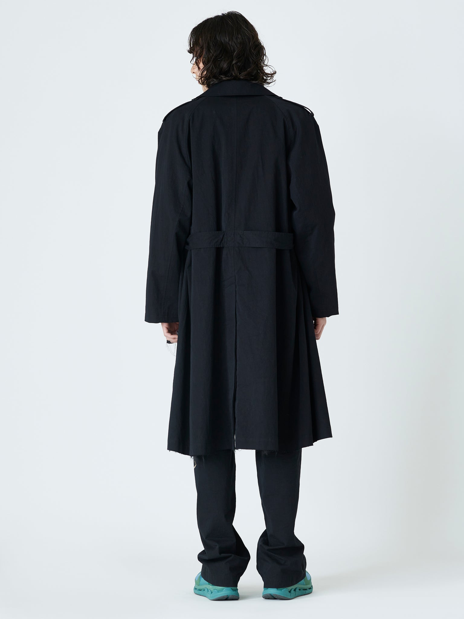 INSIDE OUT OVER COAT<br />[BLACK]