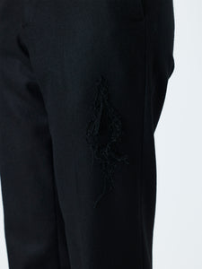 SCRATCHES EMBROIDERED SLACKS<br />[BLACK]