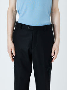 SCRATCHES EMBROIDERED SLACKS<br />[BLACK]