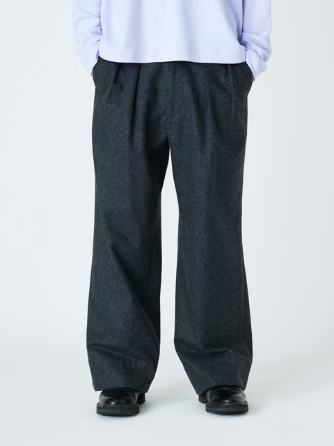 WIDE SLACKS<br />[DARK GRAY]