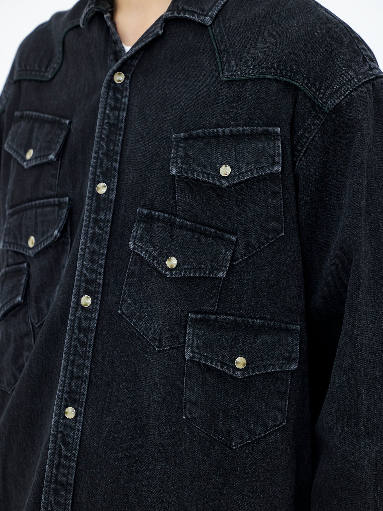 MULTI-POCKET DENIM SHIRT<br />[BLACK]