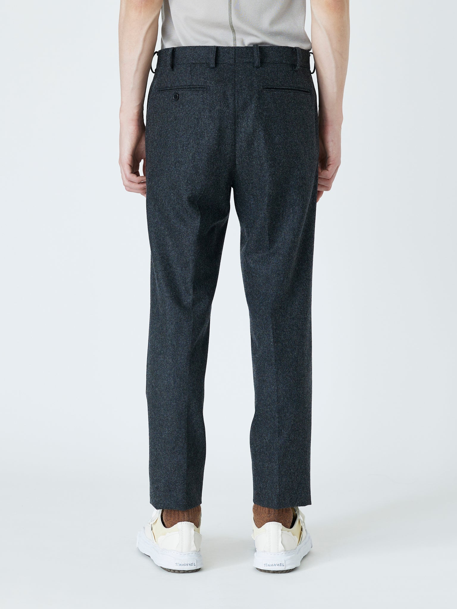 SCRATCHES EMBROIDERED SLACKS<br />[DARK GRAY ]