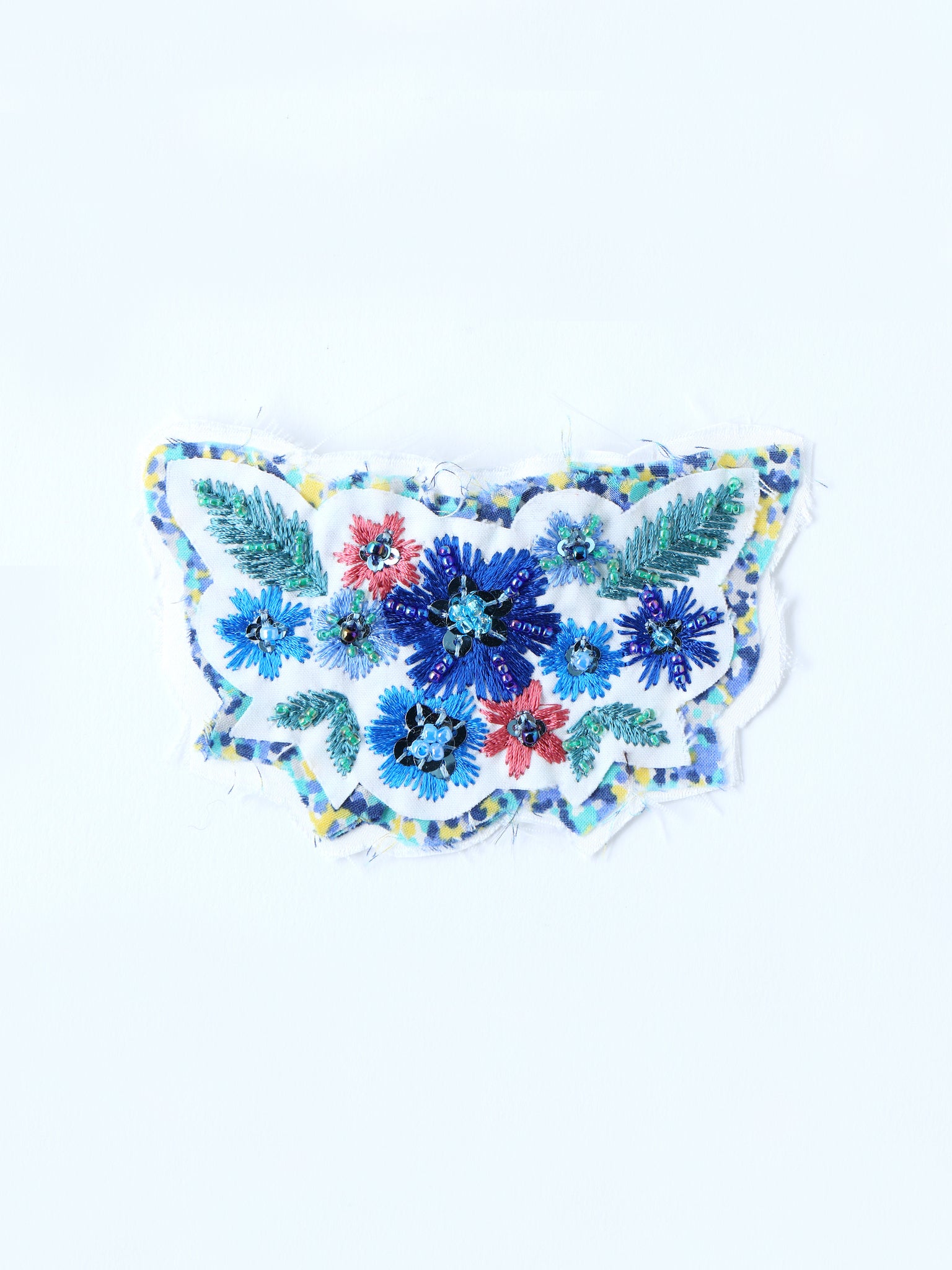EMBROIDERY BROOCH<br />[WHITE]