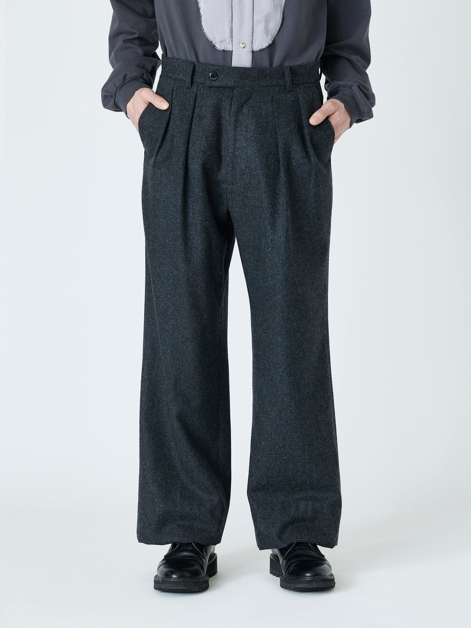 WIDE SLACKS<br />[DARK GRAY]