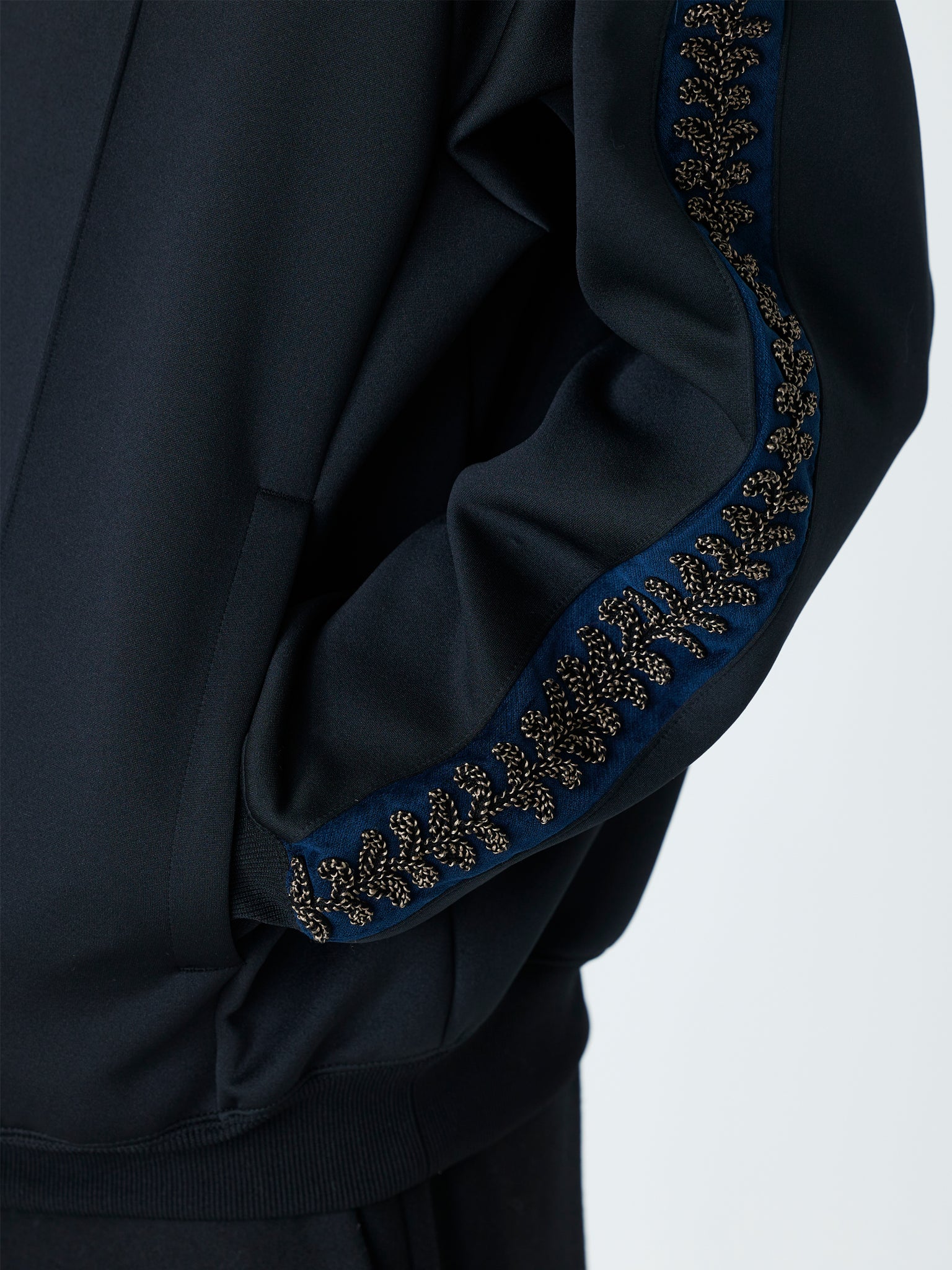 EMBROIDERED TRACK JACKET<br />[BLACK]