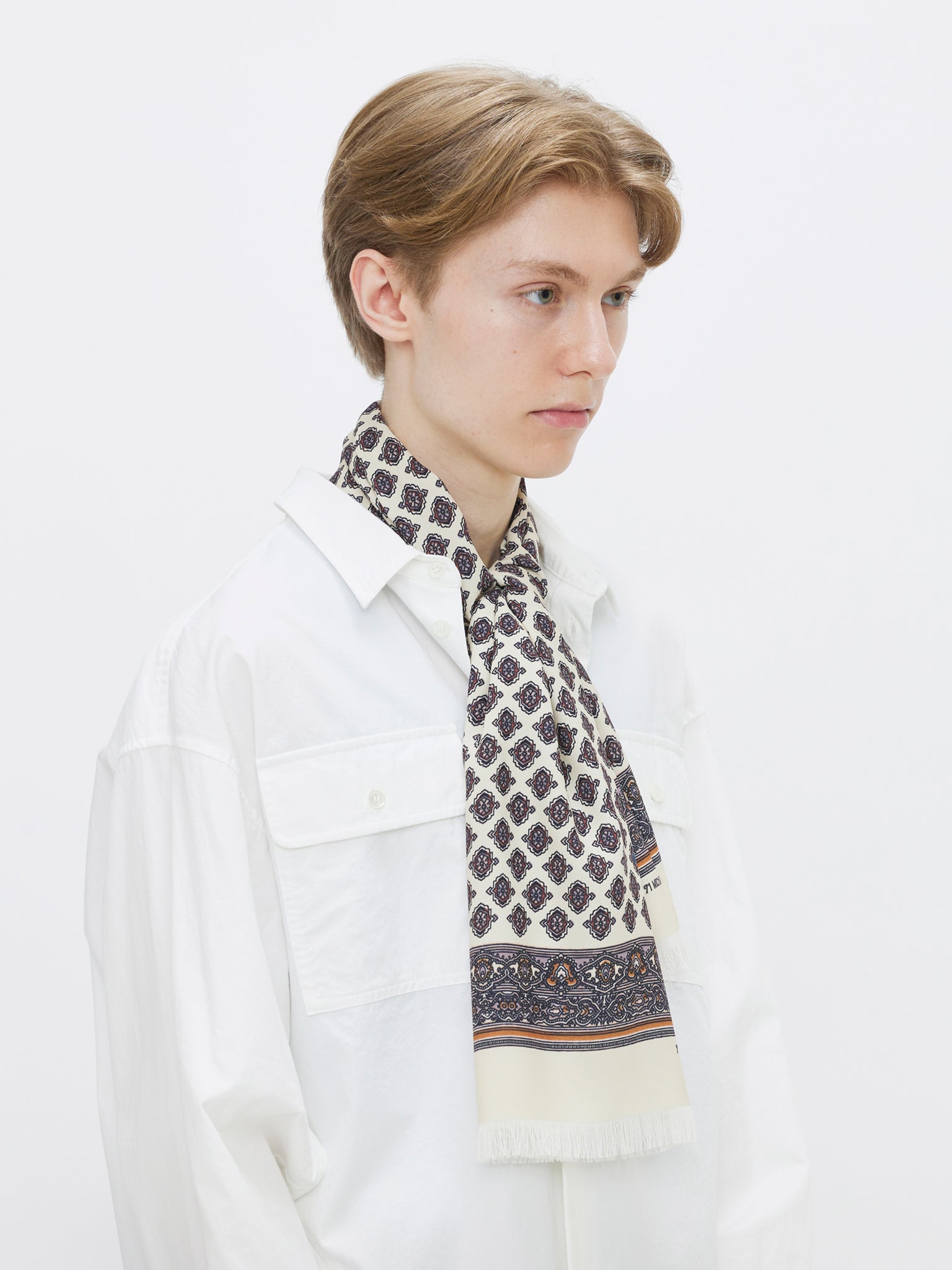 GRAPHIC STALL[BEIGE]